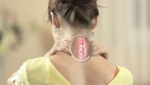 DẤU HIỆU CẢNH BÁO THOÁT VỊ ĐĨA ĐỆM CỘT SỐNG CỔ